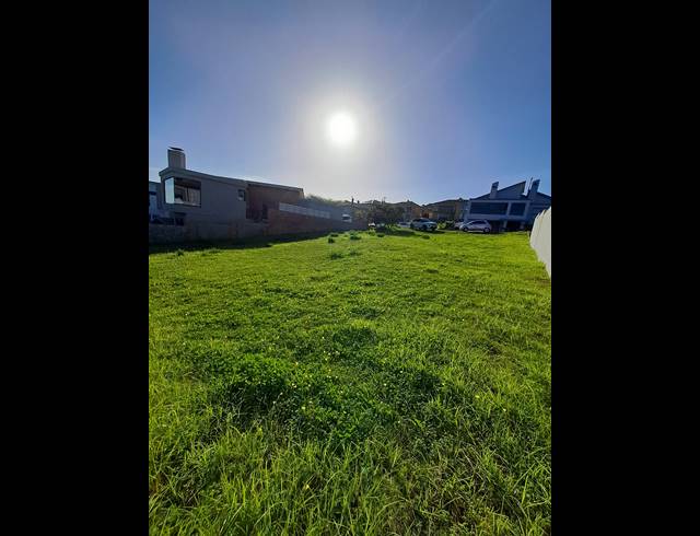 585M² VACANT LAND FOR SALE IN MONTE CHRISTO